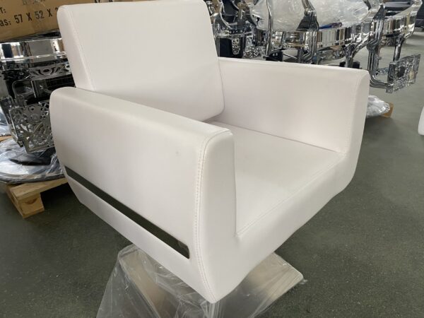 Sophisticated Styling Chair - Imagen 2